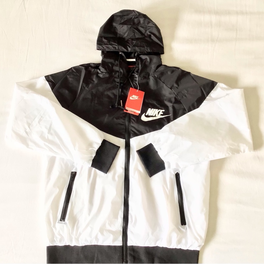 Hot new Women’s Nike windrunner full-zip jacket